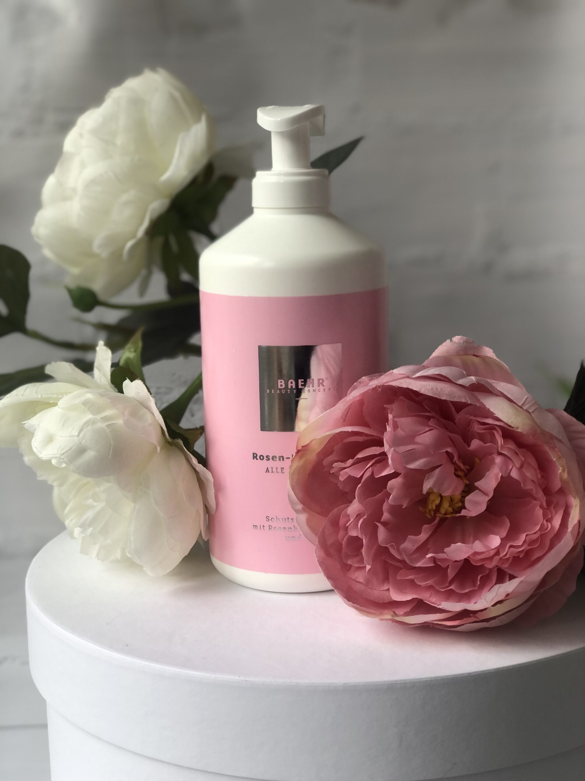 Крем для рук з екстрактом троянди та сечовиною 500мл (ROSEN-HANDCREME), BAEHR - Зображення 3