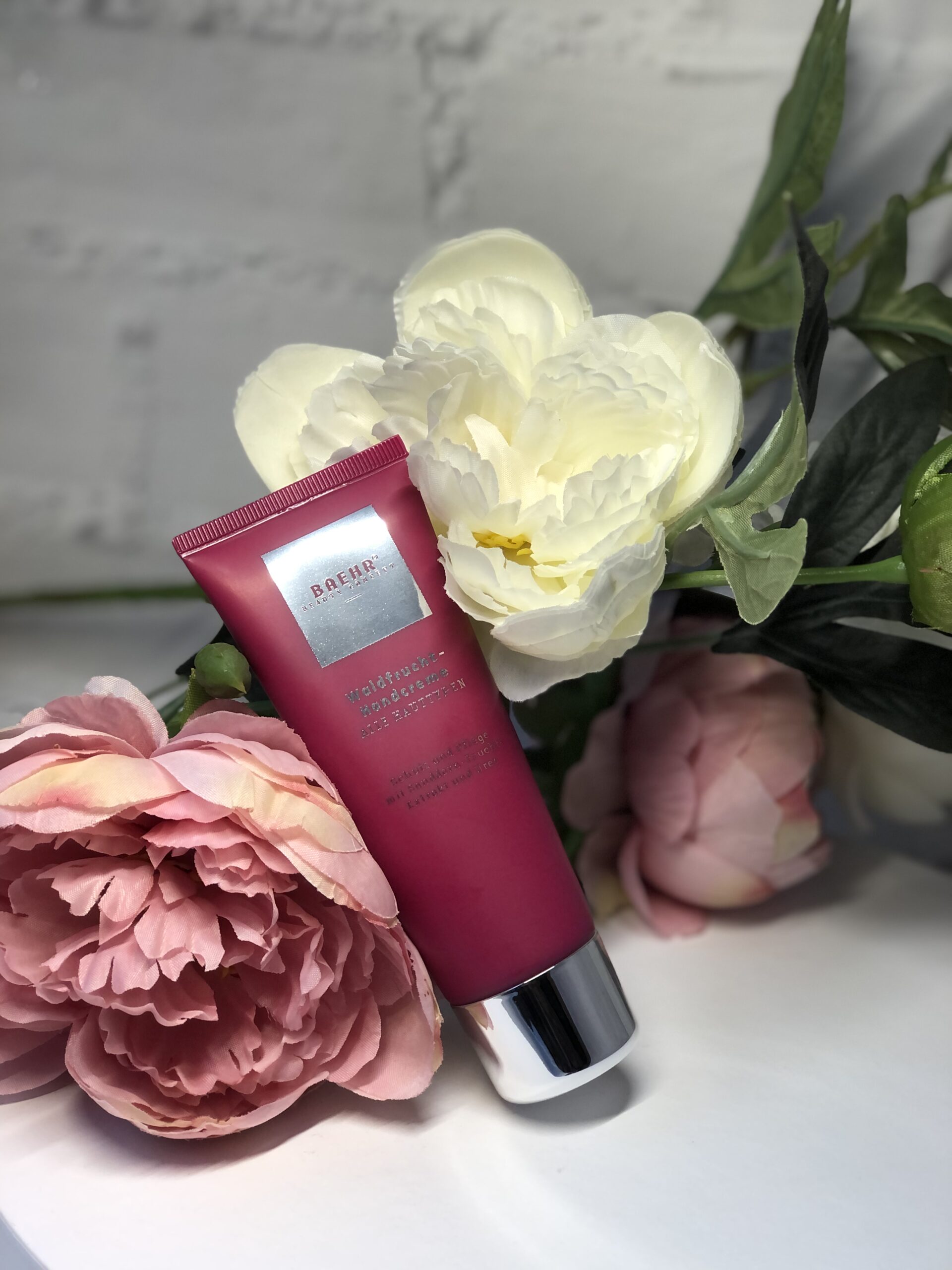 Крем для рук з екстрактом обліпихи та сечовиною 75мл (WALDFRUCHT-HANDCREME), BAEHR - Зображення 2